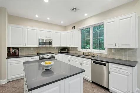 26 Agnew Farm Road Armonk NY 10504