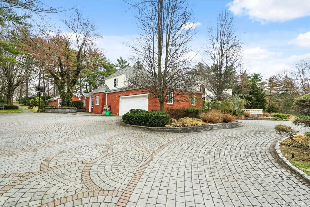 10 Hill Road Sands Point NY 11050
