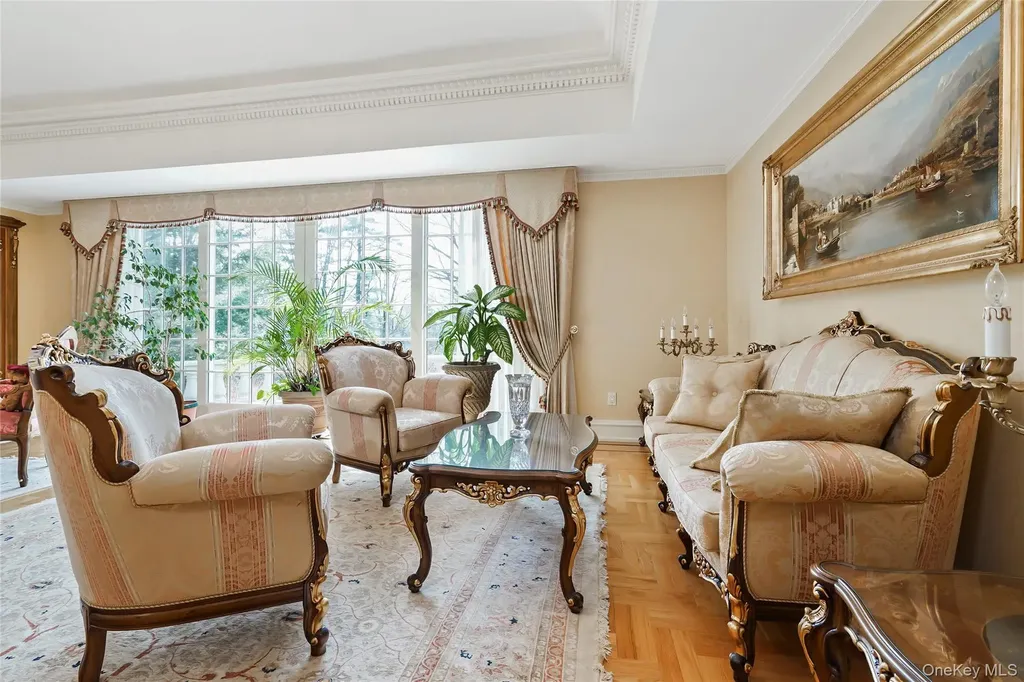 10 Hill Road Sands Point NY 11050