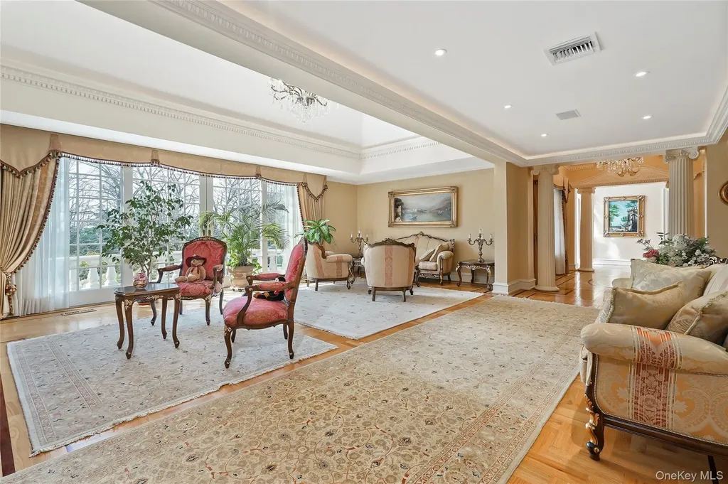 10 Hill Road Sands Point NY 11050