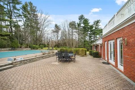 10 Hill Road Sands Point NY 11050