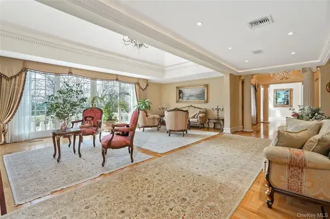 10 Hill Road Sands Point NY 11050