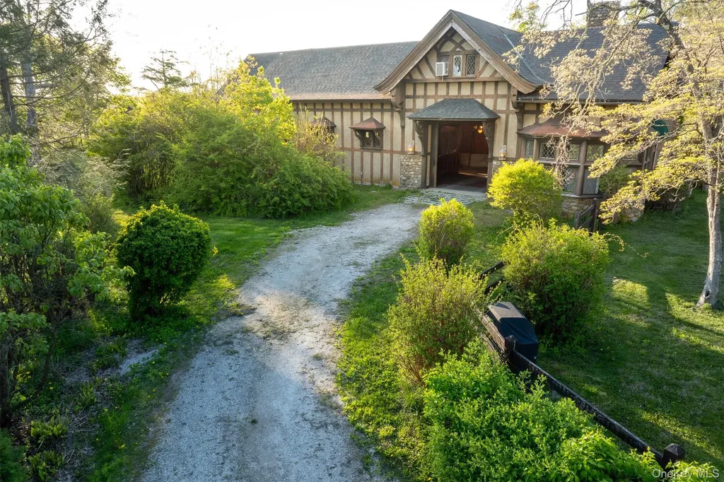 618 Quaker Hill Road Pawling NY 12564