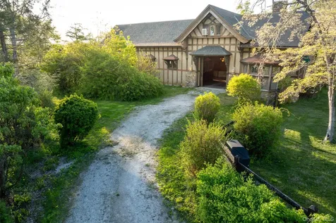 618 Quaker Hill Road Pawling NY 12564