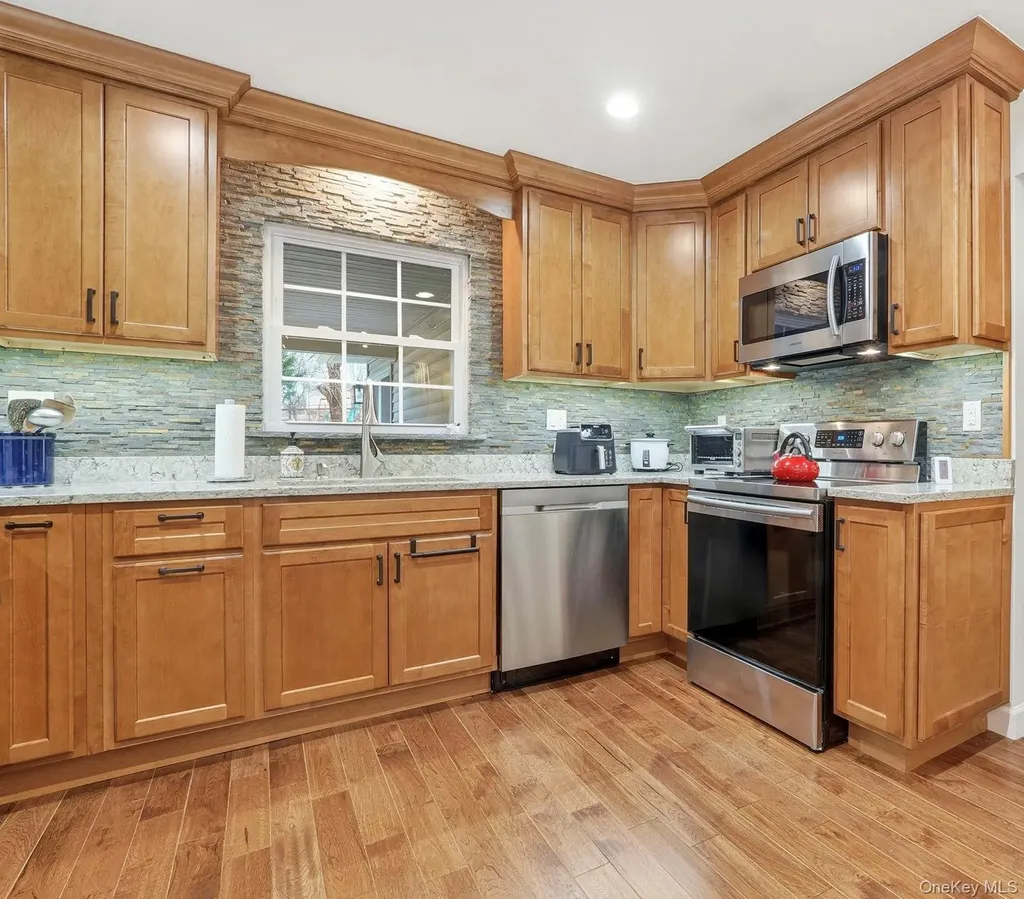 33 Fulmar Road Mahopac NY 10541