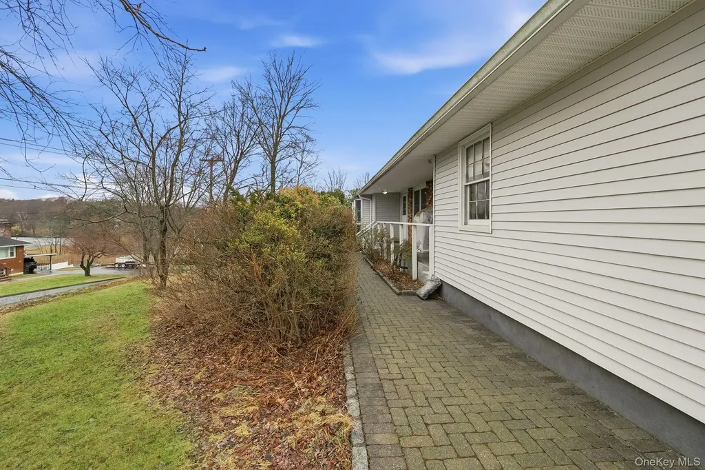 33 Fulmar Road Mahopac NY 10541