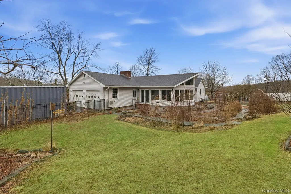 33 Fulmar Road Mahopac NY 10541