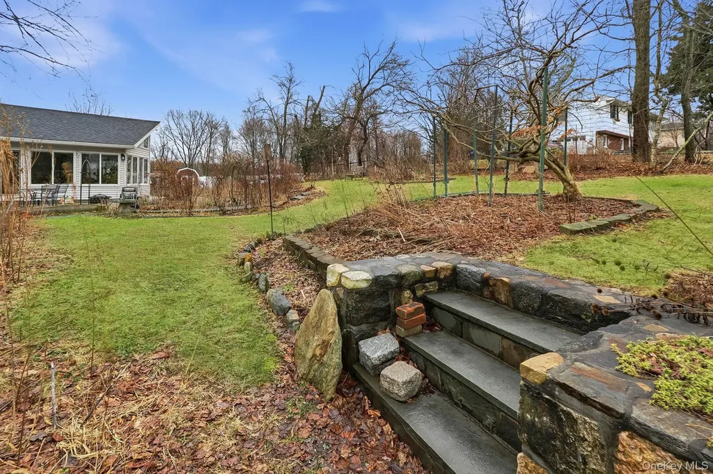 33 Fulmar Road Mahopac NY 10541
