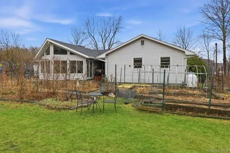 33 Fulmar Road Mahopac NY 10541