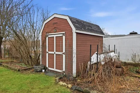 33 Fulmar Road Mahopac NY 10541