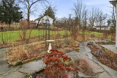 33 Fulmar Road Mahopac NY 10541