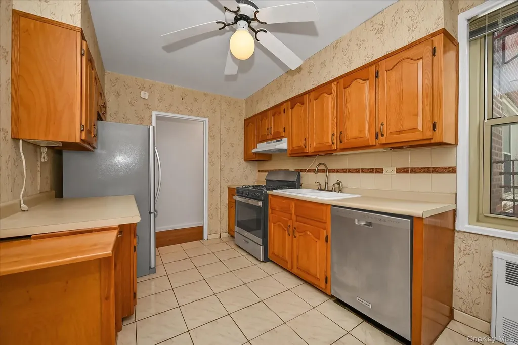 23-25 Bell Boulevard Bayside NY 11360