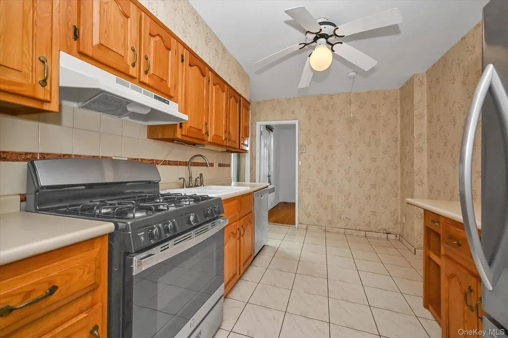 23-25 Bell Boulevard Bayside NY 11360