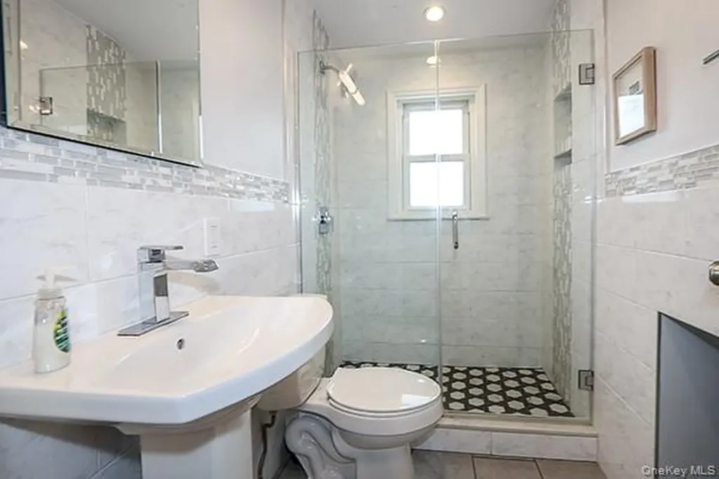 926 Second Avenue Franklin Square NY 11010