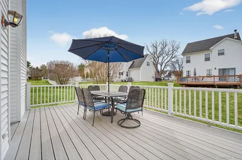 5 Sheldon Glen Poughquag NY 12570
