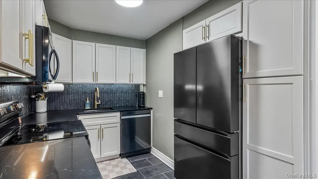 10-24 166th Street Beechhurst NY 11357