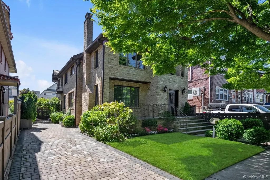 39-12 215th Place Bayside NY 11361