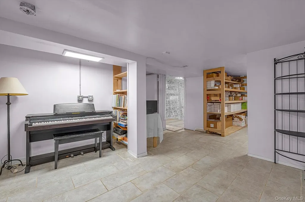 39-12 215th Place Bayside NY 11361