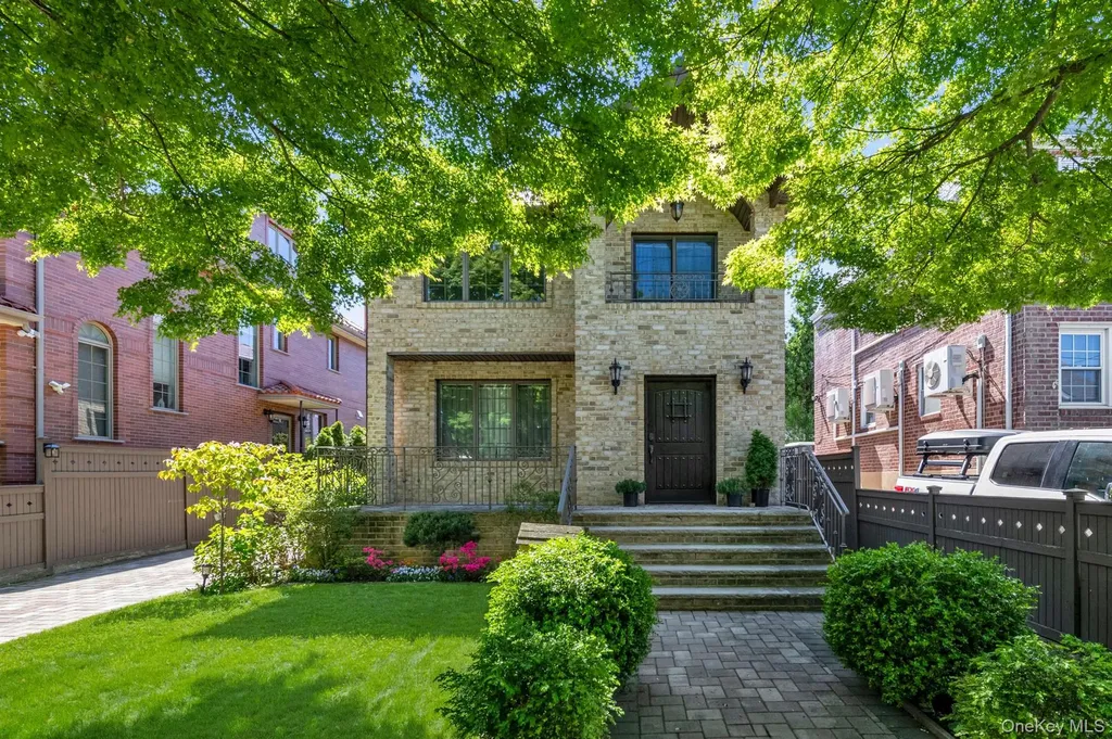 39-12 215th Place Bayside NY 11361