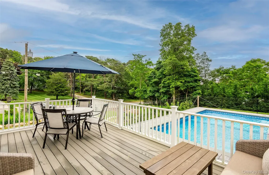 15 S Beach Road Southampton NY 11968