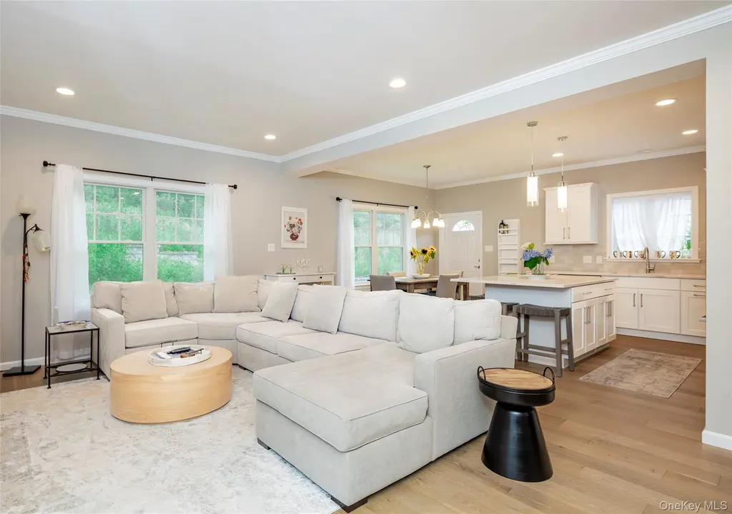 15 S Beach Road Southampton NY 11968