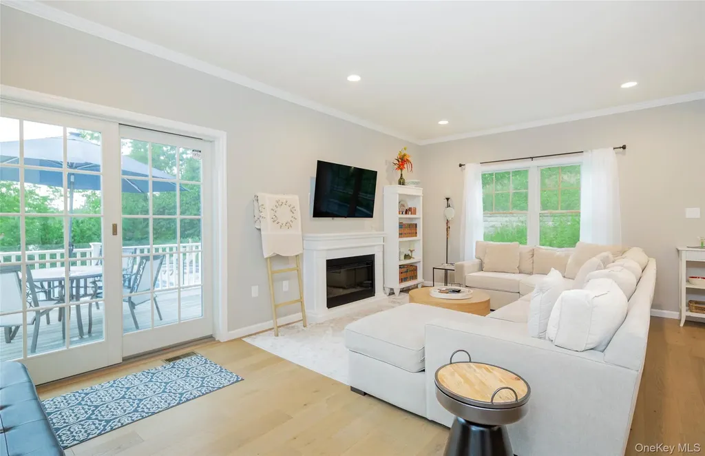 15 S Beach Road Southampton NY 11968