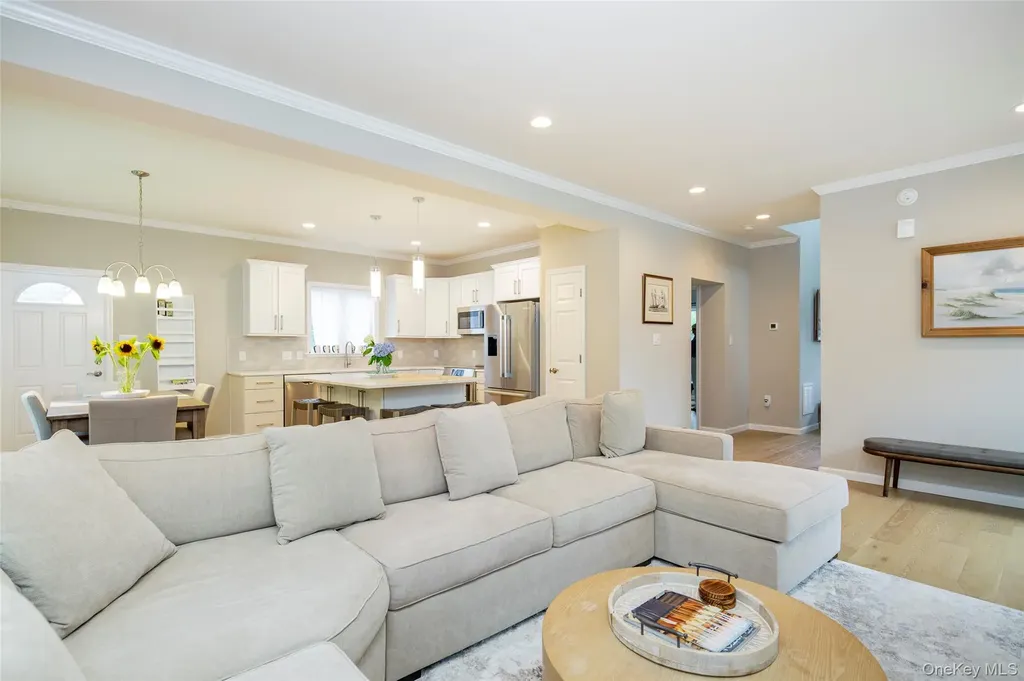 15 S Beach Road Southampton NY 11968