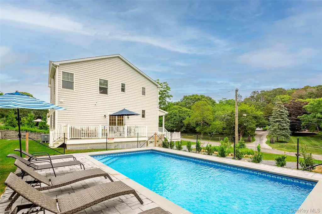 15 S Beach Road Southampton NY 11968