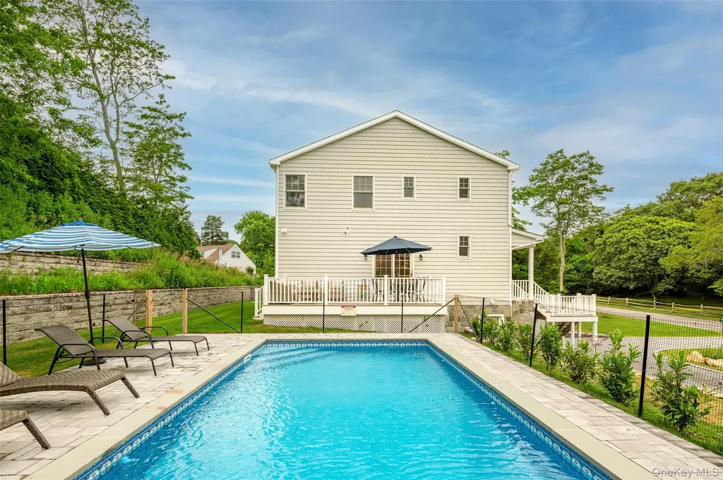 15 S Beach Road Southampton NY 11968