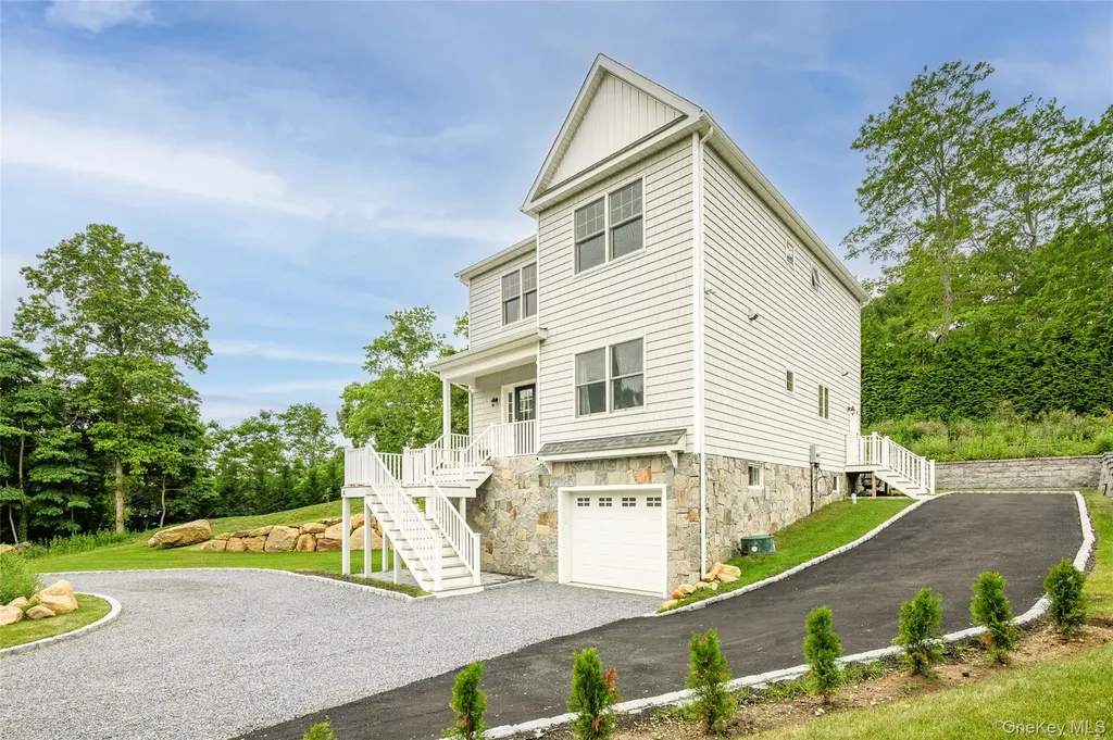 15 S Beach Road Southampton NY 11968