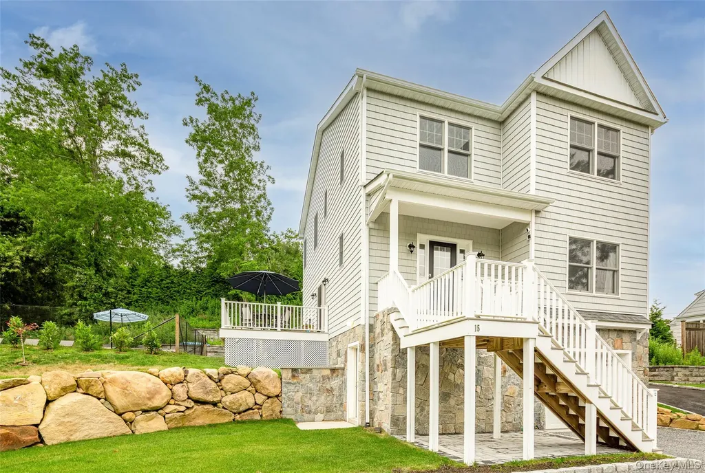 15 S Beach Road Southampton NY 11968