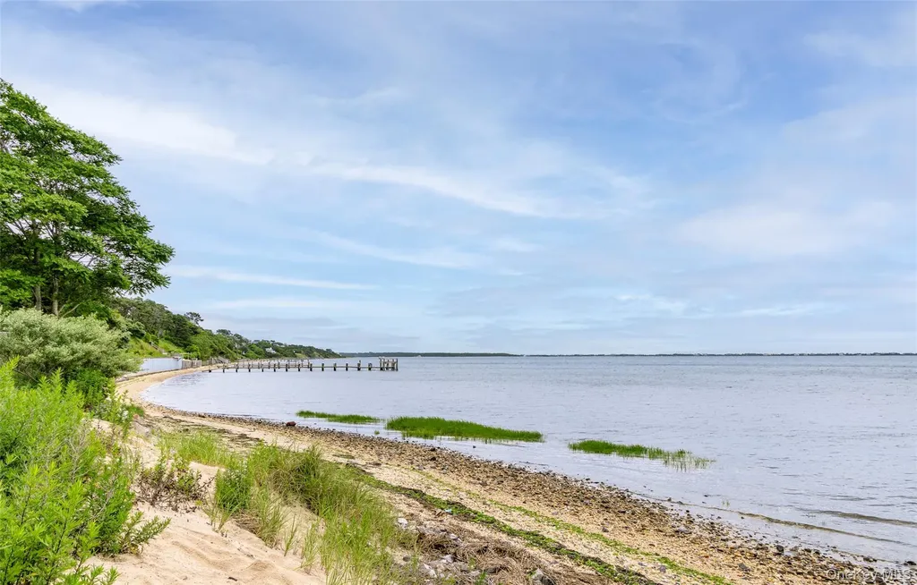 15 S Beach Road Southampton NY 11968