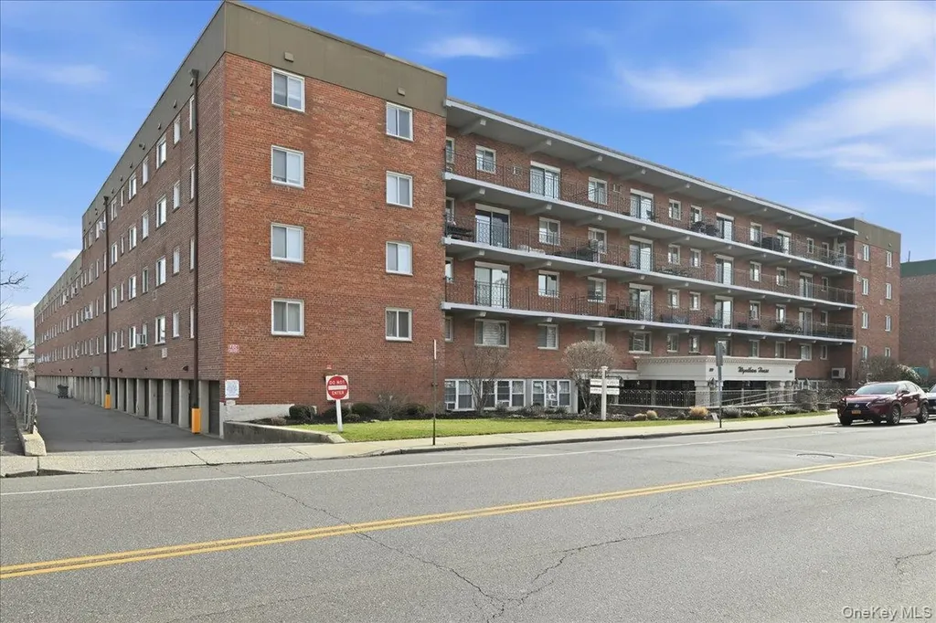 200 Atlantic Avenue Lynbrook NY 11563