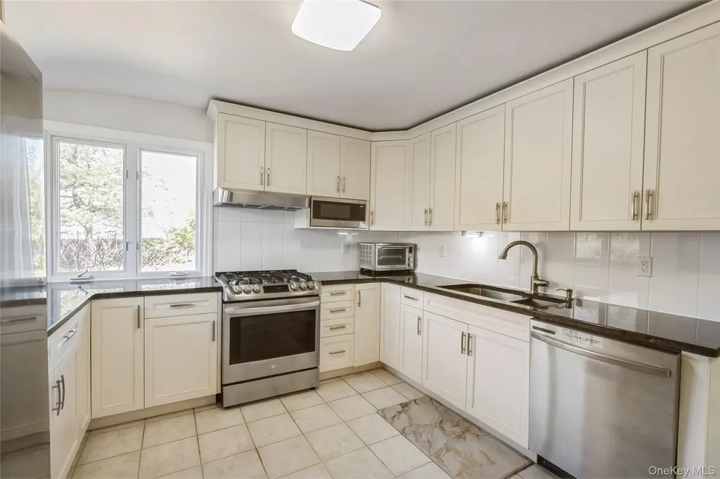 68 Lauren Avenue Dix Hills NY 11746
