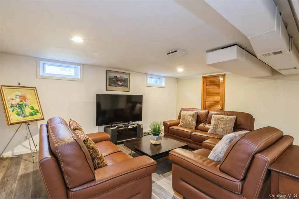 68 Lauren Avenue Dix Hills NY 11746