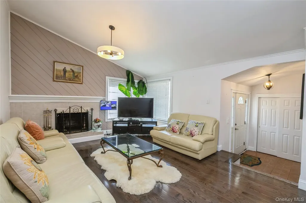 68 Lauren Avenue Dix Hills NY 11746