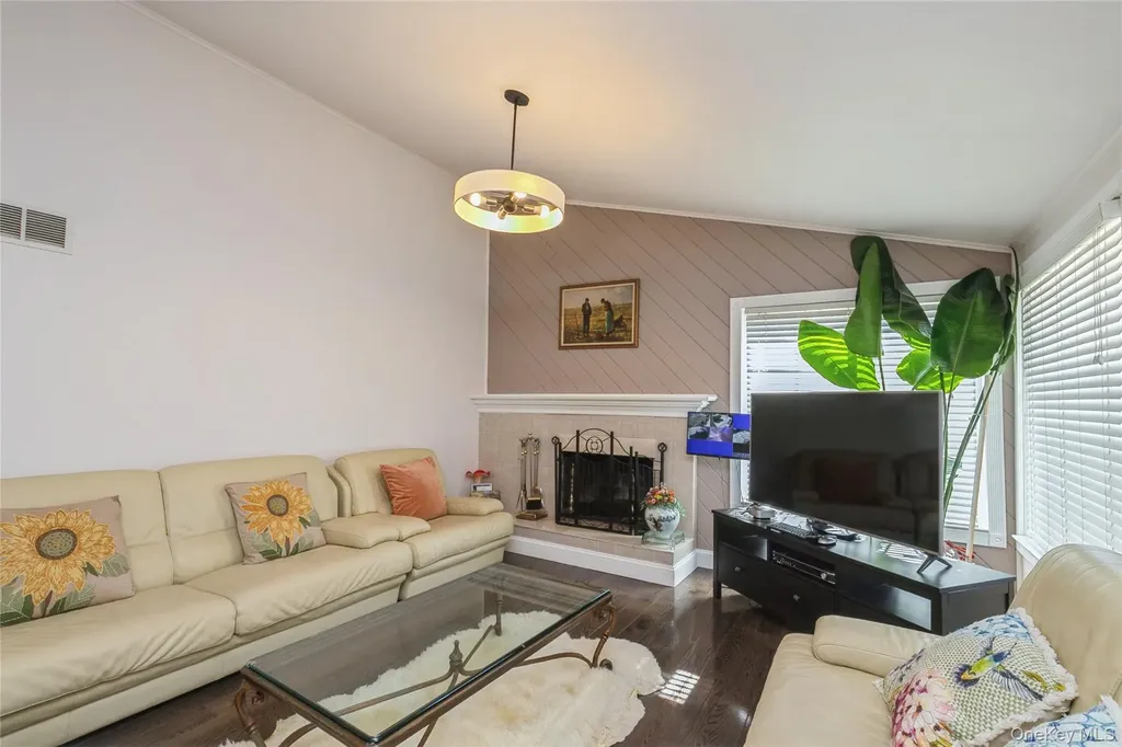 68 Lauren Avenue Dix Hills NY 11746