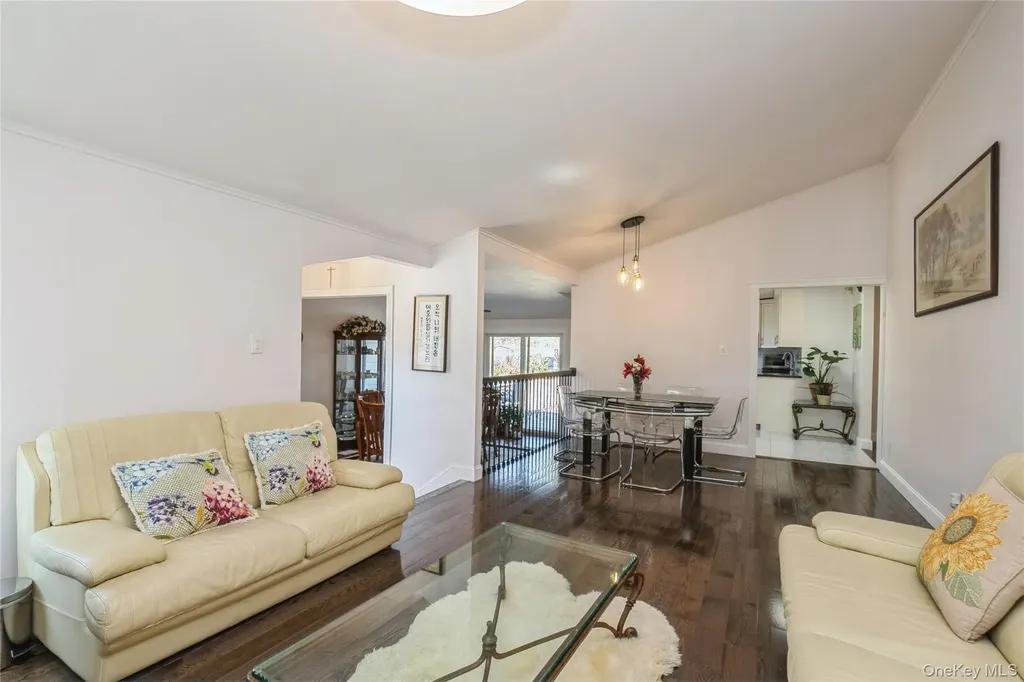 68 Lauren Avenue Dix Hills NY 11746