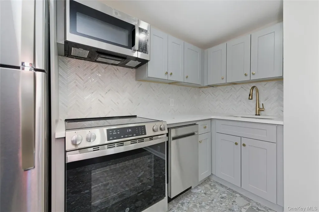 120 Maple Avenue Cedarhurst NY 11516