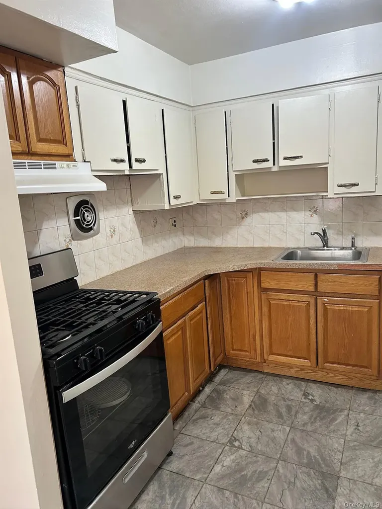 9801 Seaview Avenue Brooklyn NY 11236