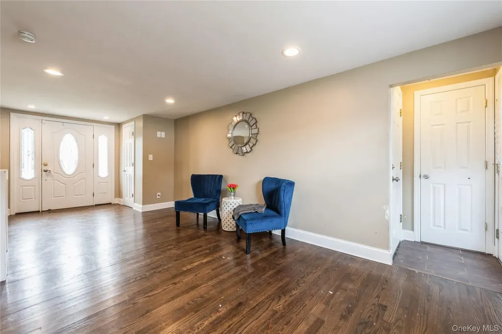 49 Eddie Avenue North Babylon NY 11703