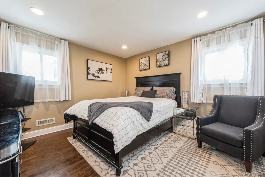 49 Eddie Avenue North Babylon NY 11703