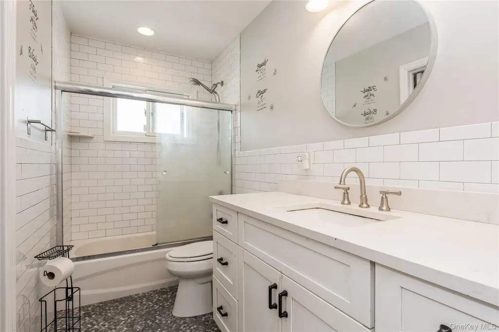 49 Eddie Avenue North Babylon NY 11703