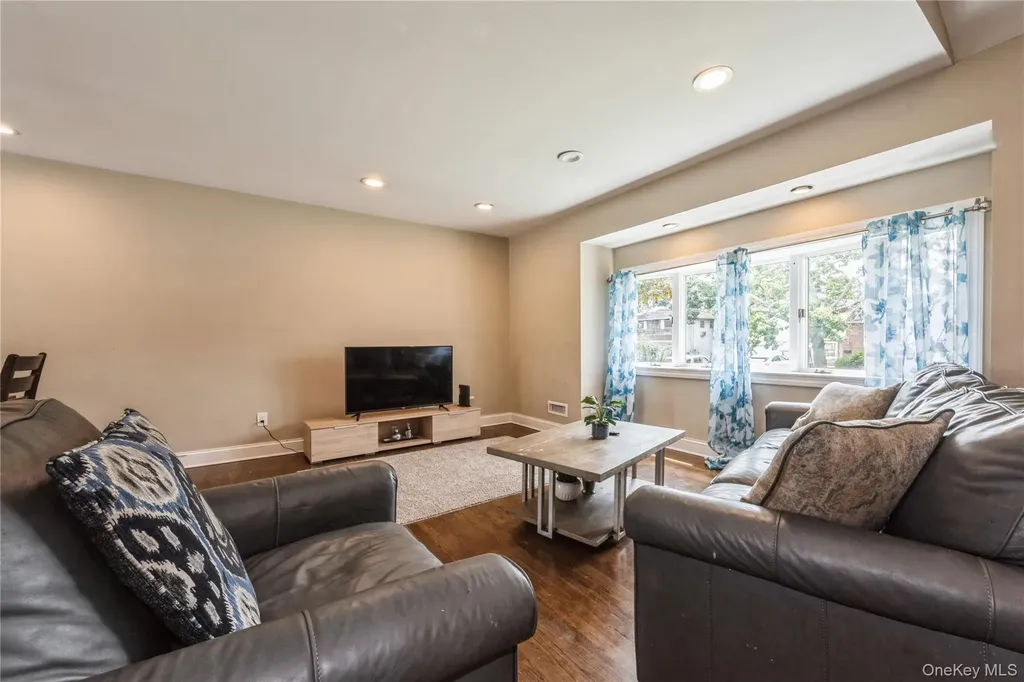 49 Eddie Avenue North Babylon NY 11703