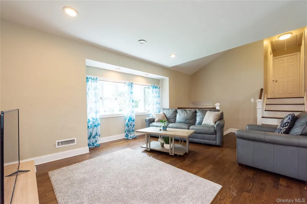 49 Eddie Avenue North Babylon NY 11703