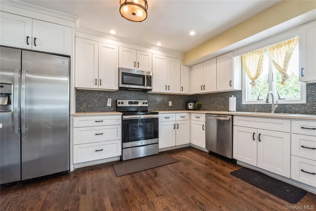 49 Eddie Avenue North Babylon NY 11703
