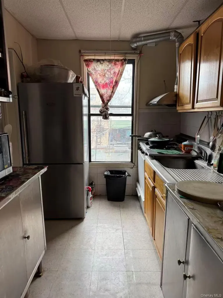 87 Stanhope Street Brooklyn NY 11221