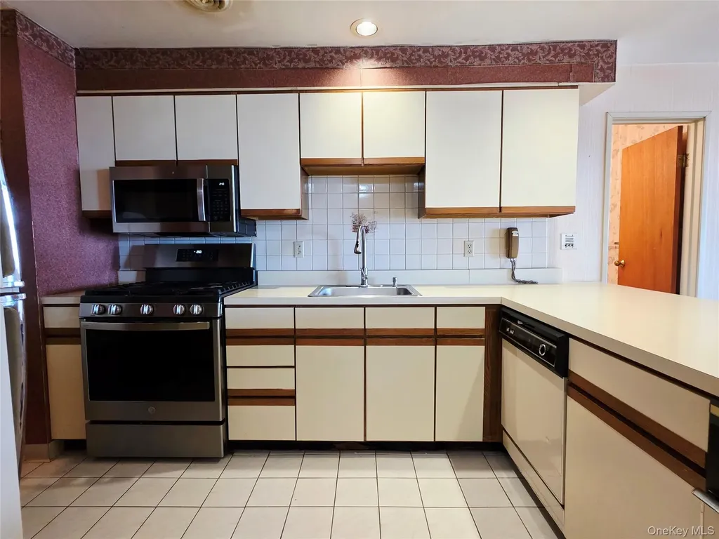 2 Park Place Newburgh NY 12550