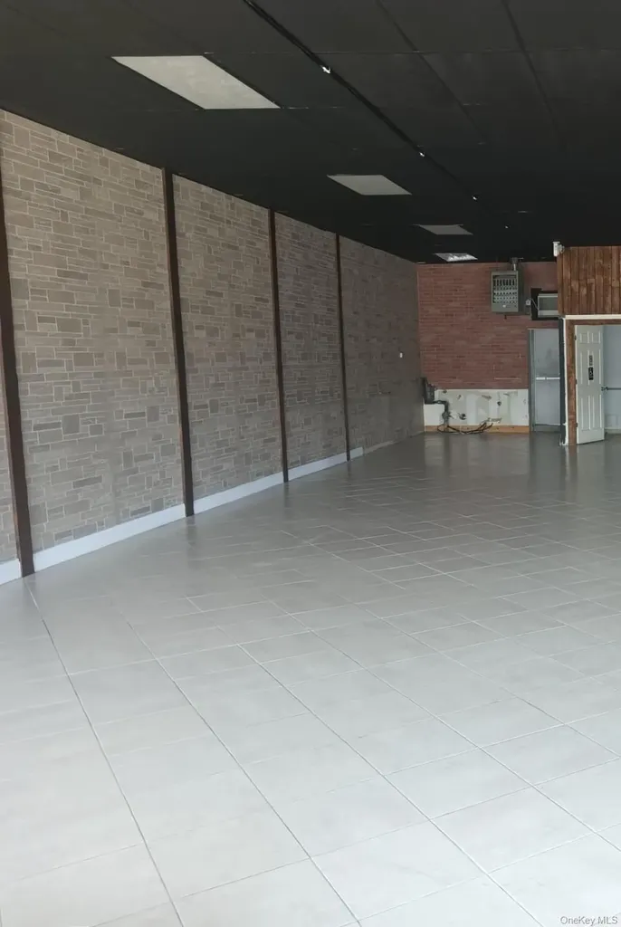 418 Sunrise Highway Lynbrook NY 11563