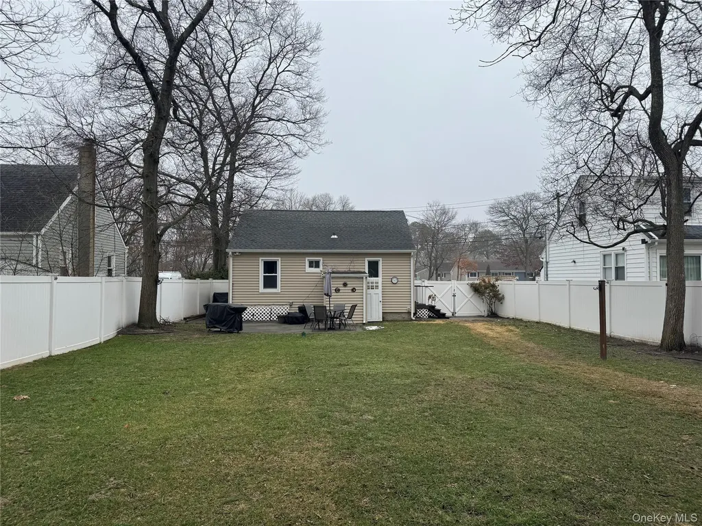 41 W 6th Street Patchogue NY 11772